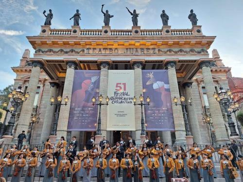 Mariachi Femenil de Tecolotlán Ana Bertha Lepe