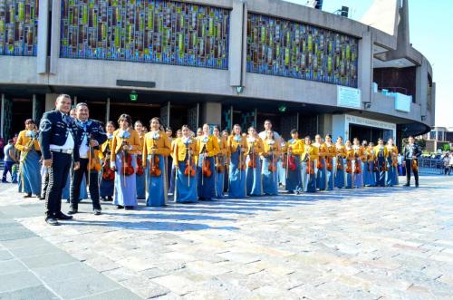 Mariachi Femenil de Tecolotlán Ana Bertha Lepe